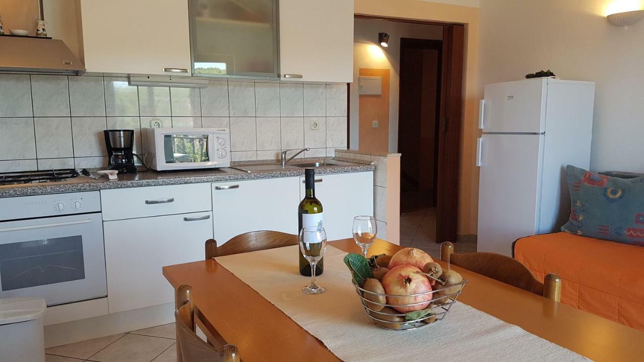 Apartments And Room Caric Jelsa  Exterior photo
